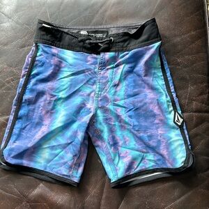 Boys Volcom board shorts excellent shape